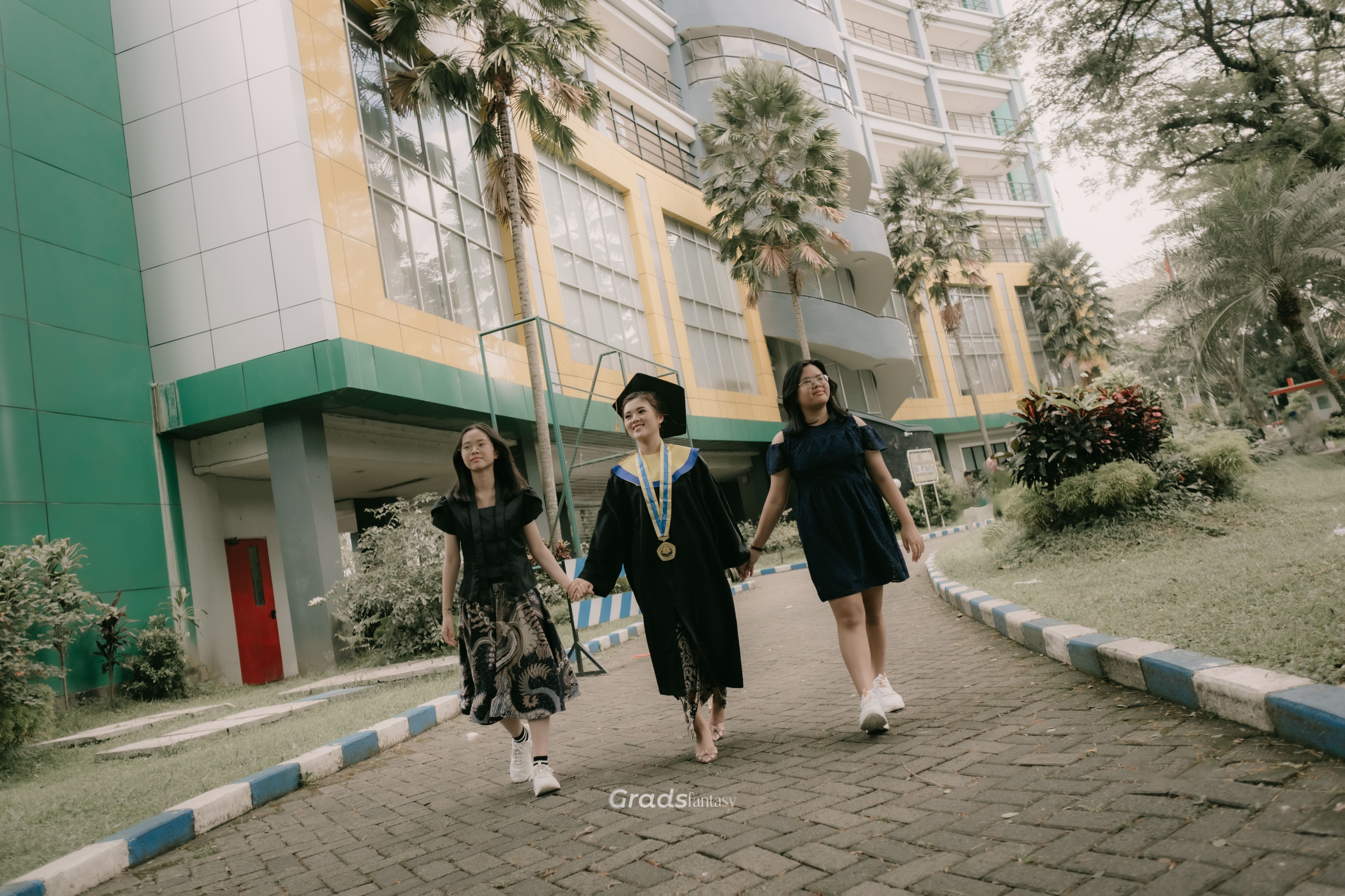 Let's Connect - Graduation Photography